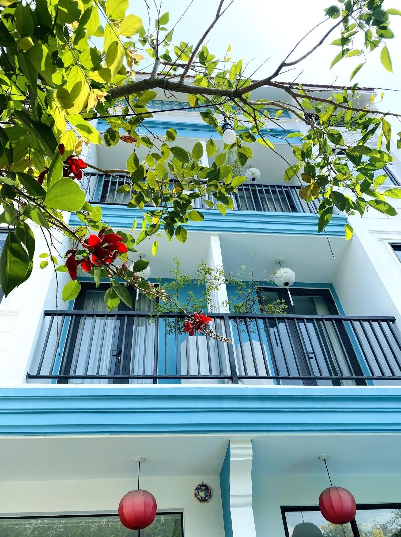 Grand Holiday Villa image