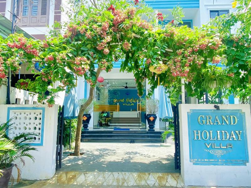 Grand Holiday Villa image
