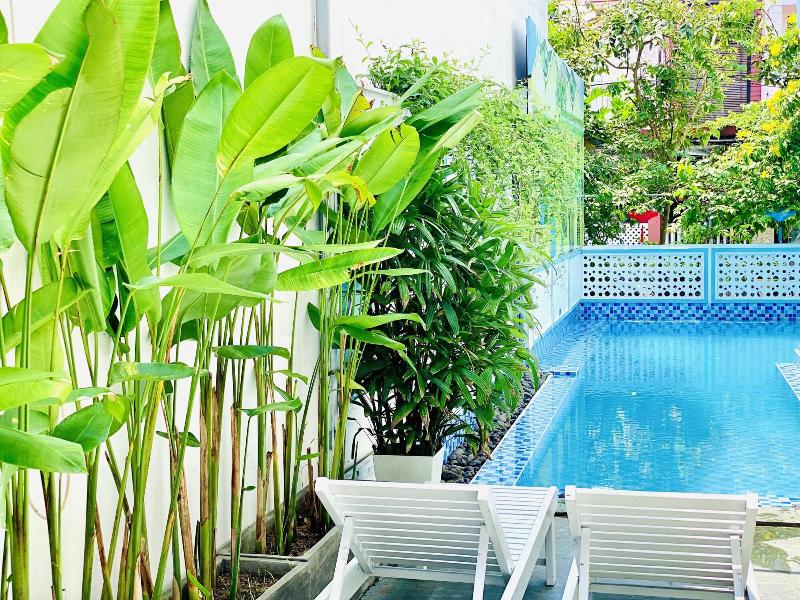 Grand Holiday Villa image