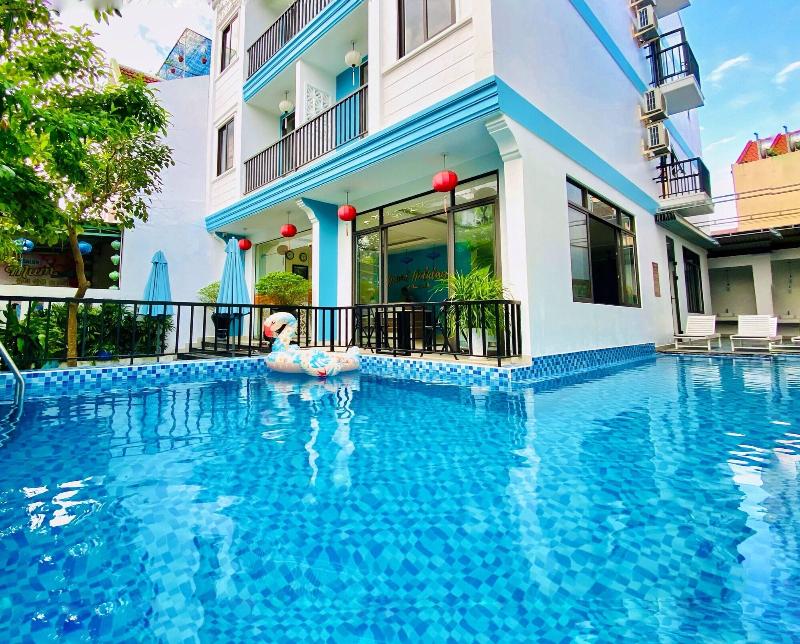 Grand Holiday Villa image