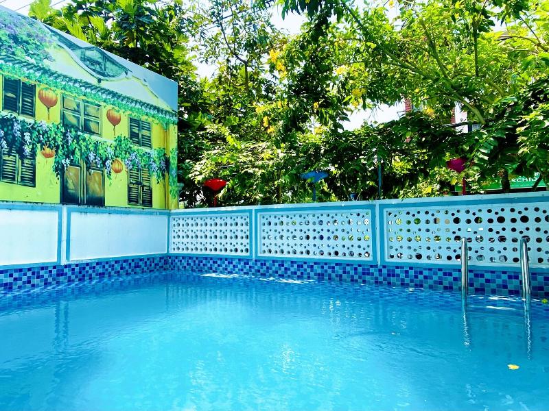 Grand Holiday Villa image