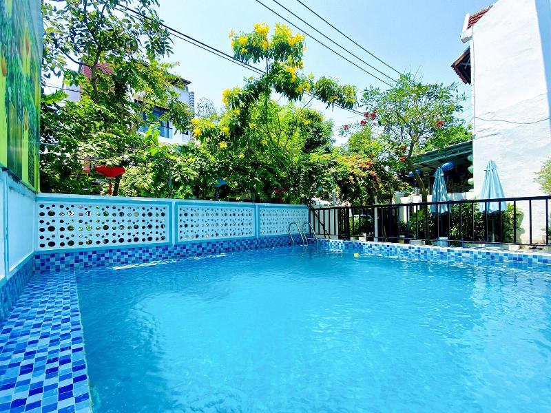Grand Holiday Villa image