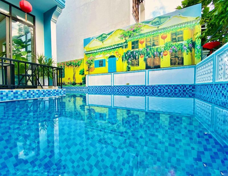 Grand Holiday Villa image