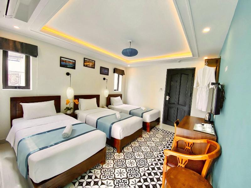Grand Holiday Villa image