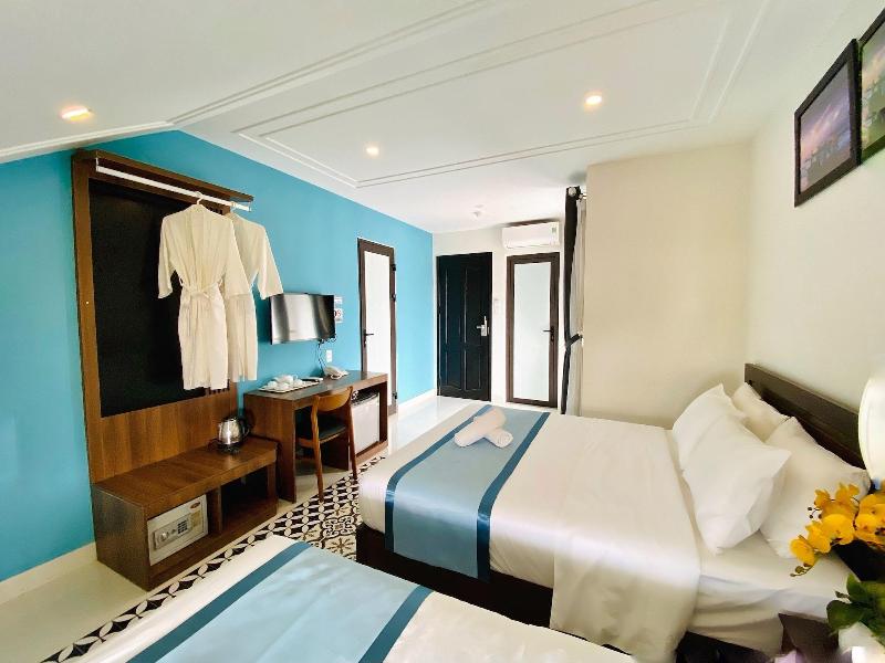 Grand Holiday Villa image