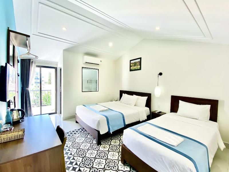 Grand Holiday Villa image