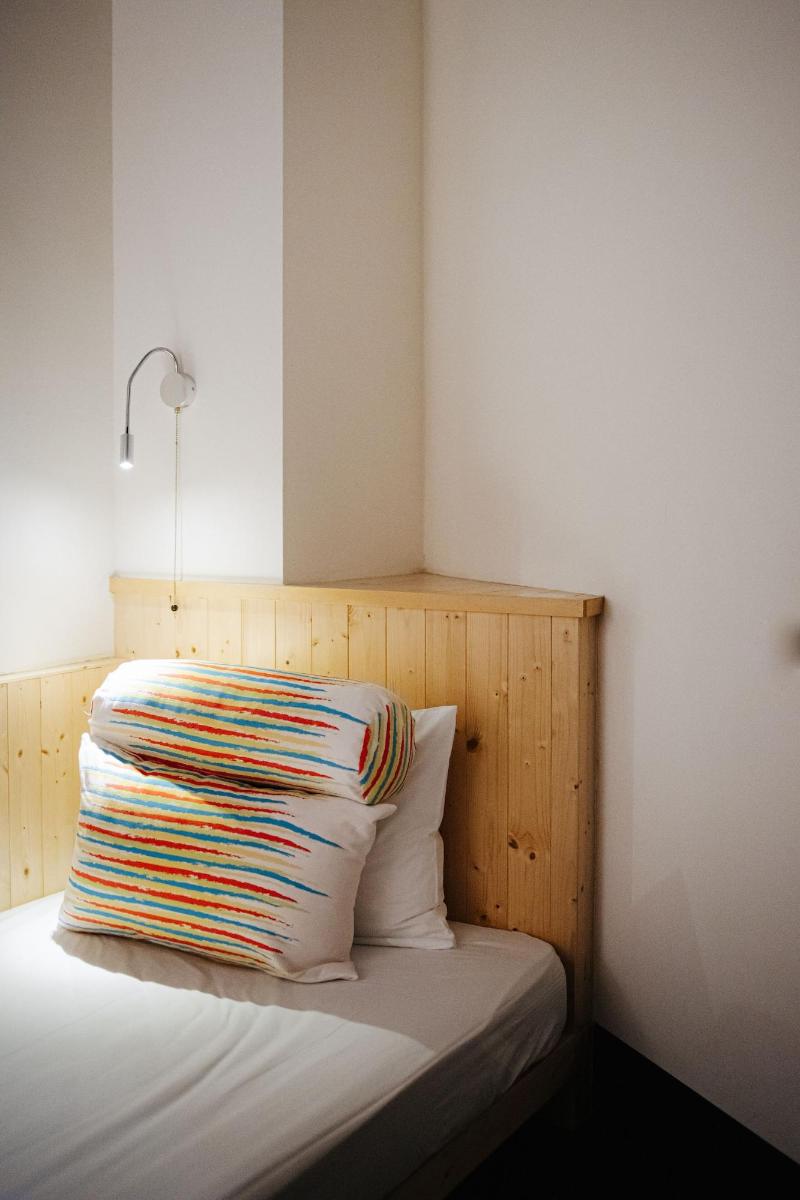 A Shin Tainan Hostel image