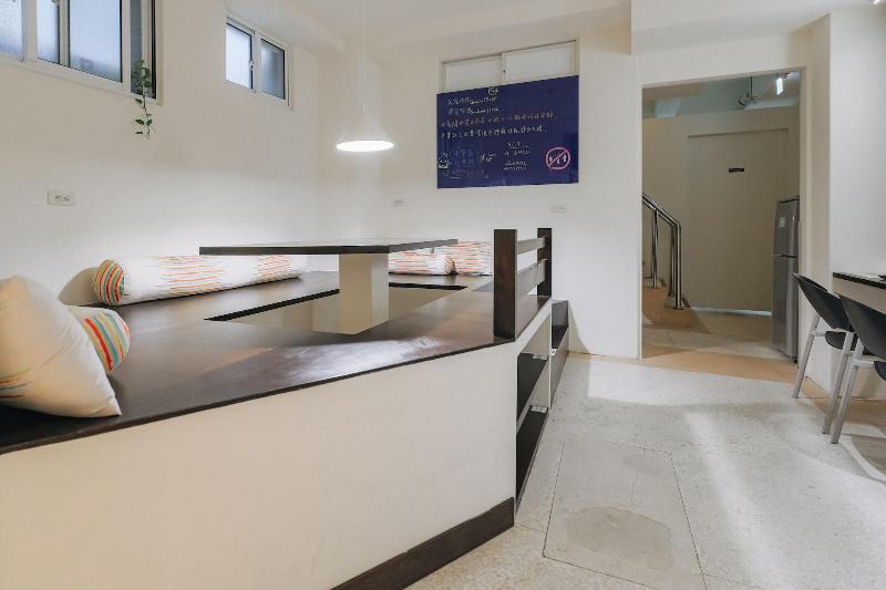 A Shin Tainan Hostel image