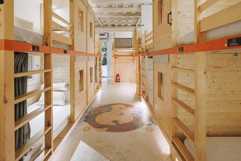 A Shin Tainan Hostel image