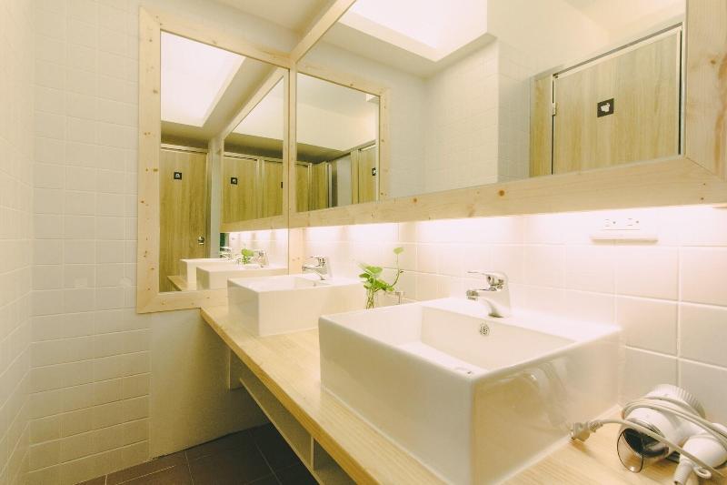 A Shin Tainan Hostel image