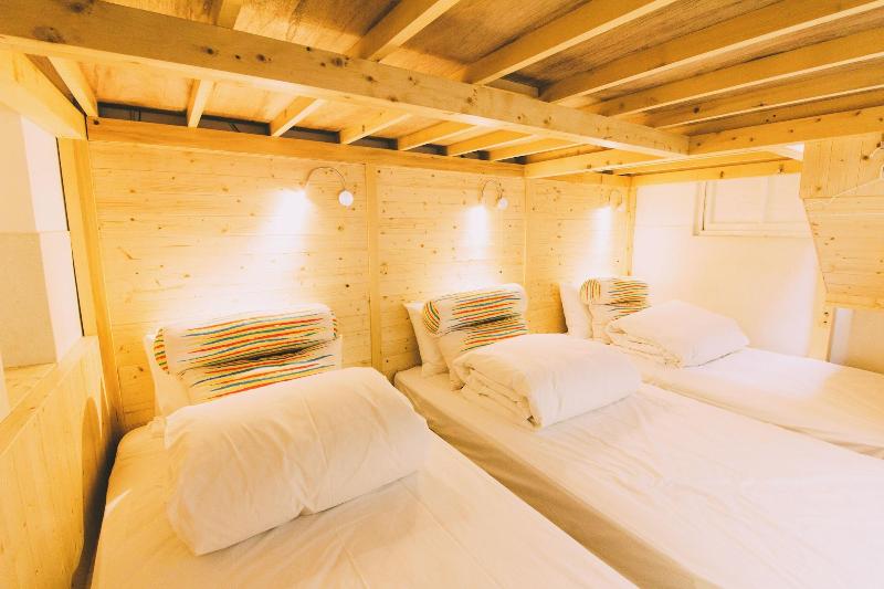 A Shin Tainan Hostel image