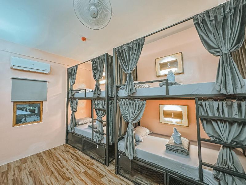 Outpost Hostel Coron Adults Only gallery photo 17