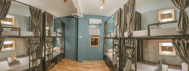 Outpost Hostel Coron Adults Only gallery photo 20