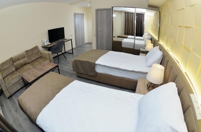Mandarin Hotel image