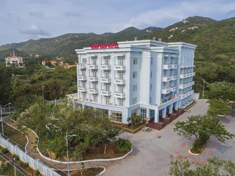 Minh Dam Hotel Restaurant image