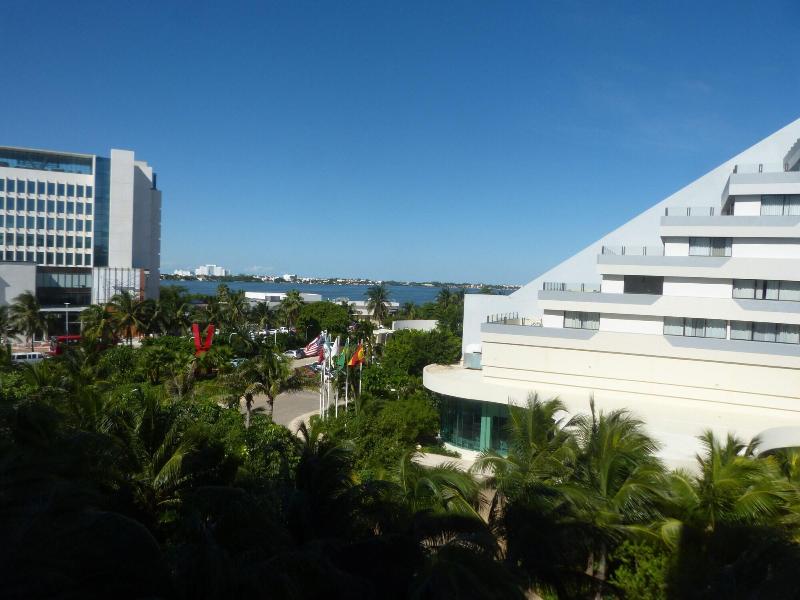 Condo 2 Bdr 5pax En Resort image