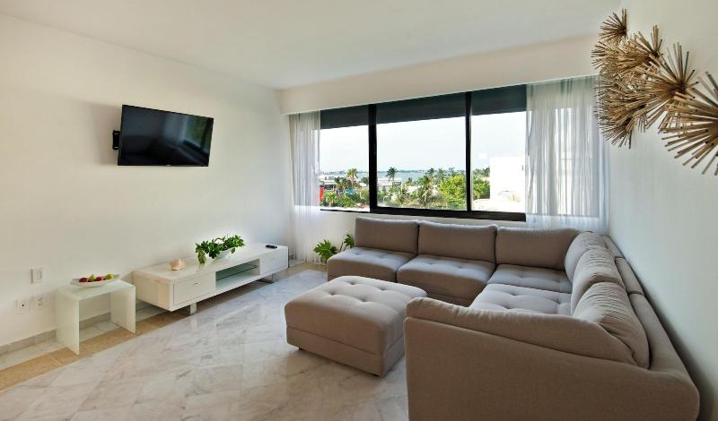 Condo 2 Bdr 5pax En Resort image