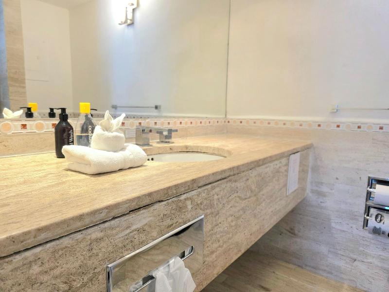 Condo 2 Bdr 5pax En Resort image