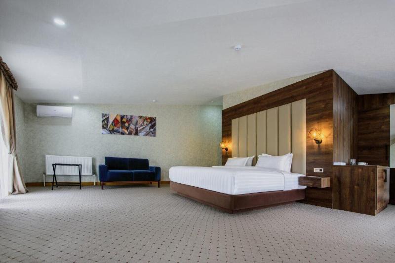 Corner Hotel Tashkent image