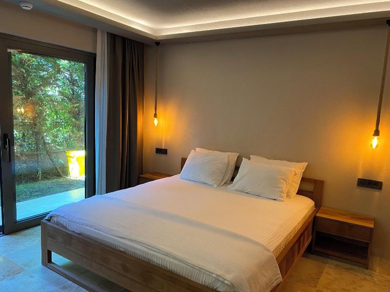 Life Butiq Hotel image