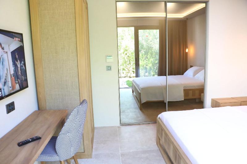 Life Butiq Hotel image