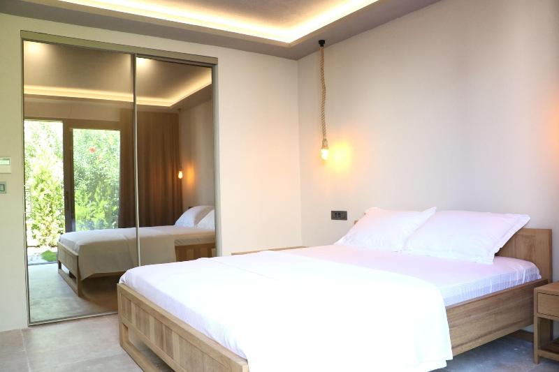 Life Butiq Hotel image