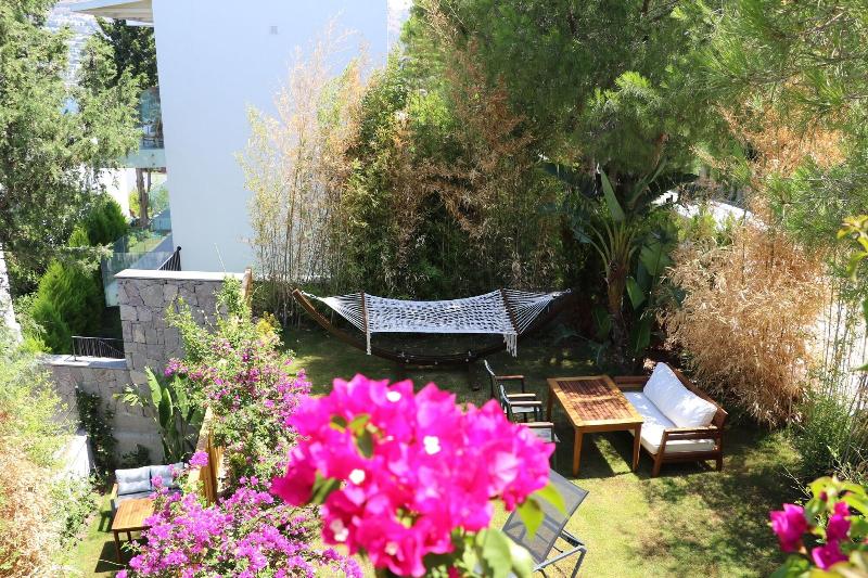 Life Butiq Hotel image