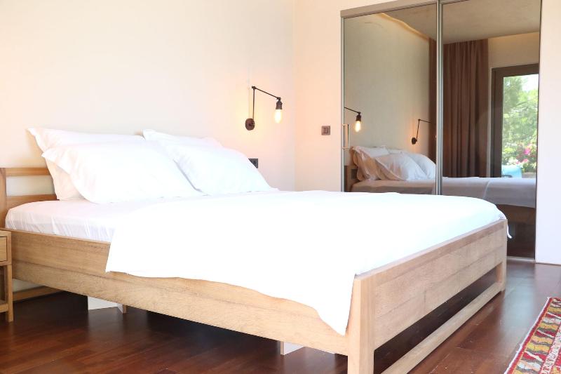 Life Butiq Hotel image