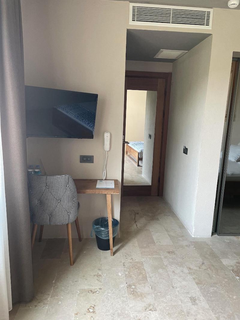 Life Butiq Hotel image