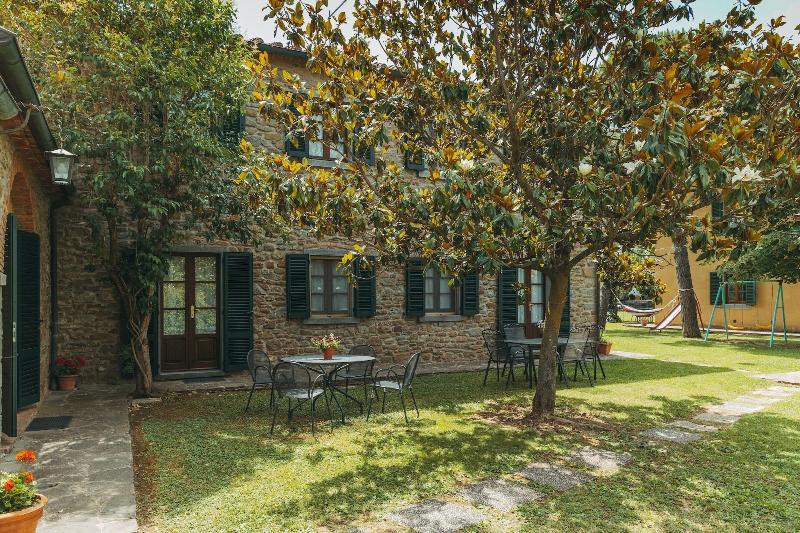 Rustic Farmhouse In Cortona With Swimming Pool — main photo