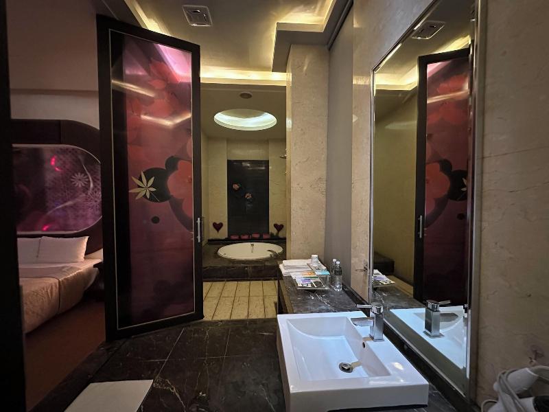 Amani Spa Boutique Motel image