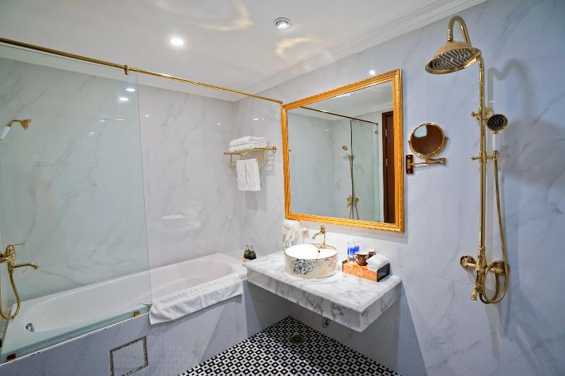 Grand View Palace Ha Long Hotel image