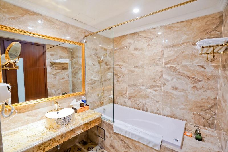 Grand View Palace Ha Long Hotel image