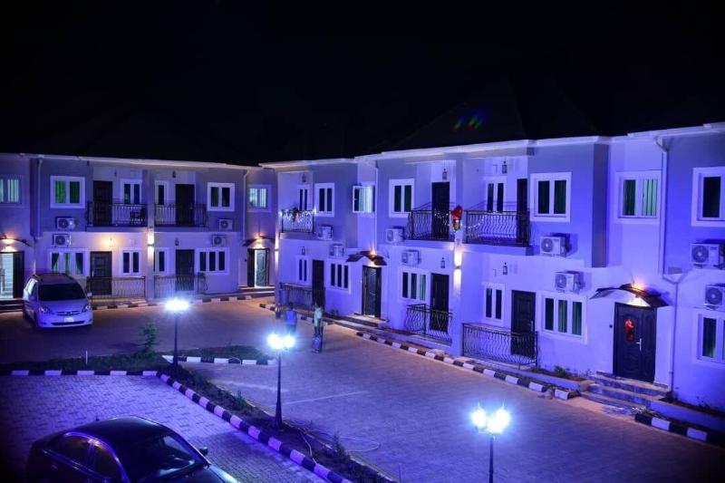 Ekulu Apartments