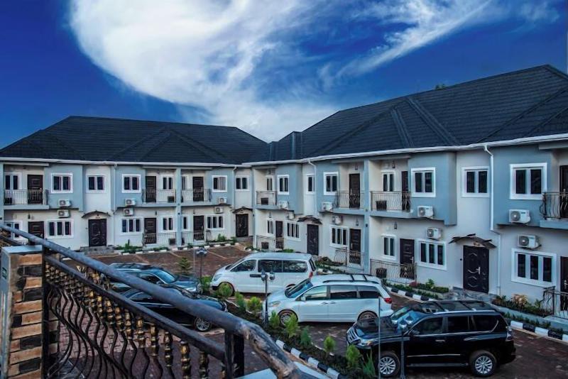 Ekulu Apartments