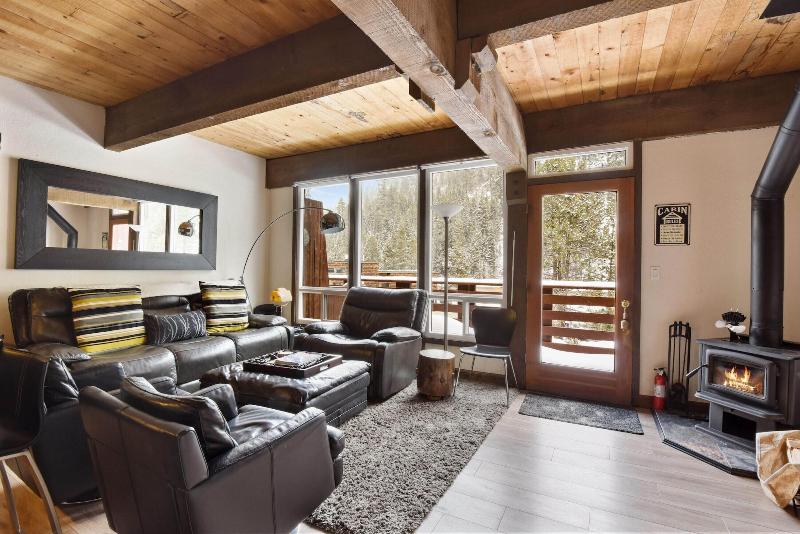 Alpine Manor Retreat image