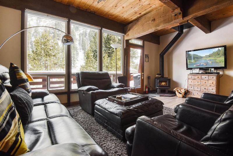 Alpine Manor Retreat image