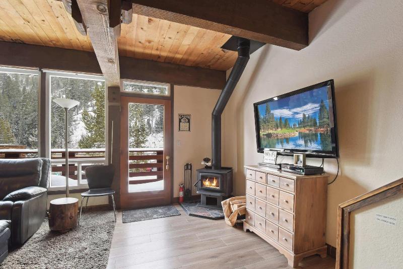 Alpine Manor Retreat image