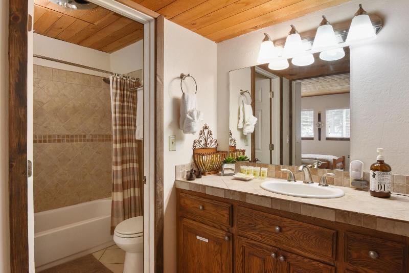 Alpine Manor Retreat image