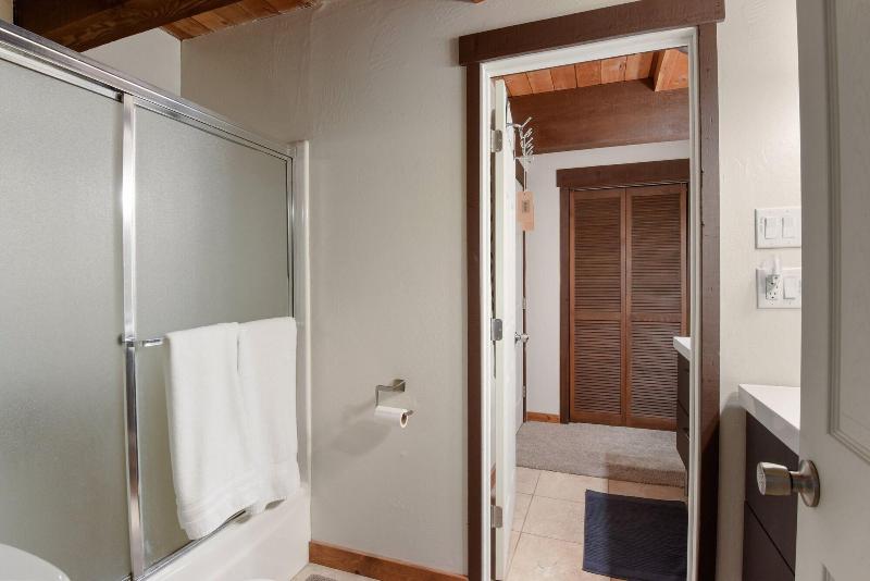 Alpine Manor Retreat image