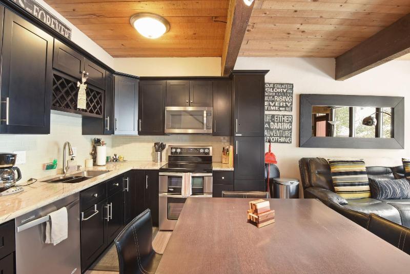Alpine Manor Retreat image