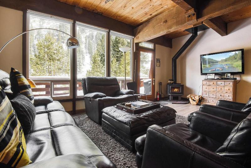 Alpine Manor Retreat image