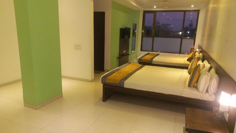 Hotel Sai Nisarg image