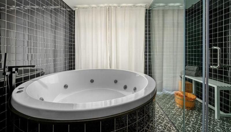 Hotel Del Luna By Luk Global image