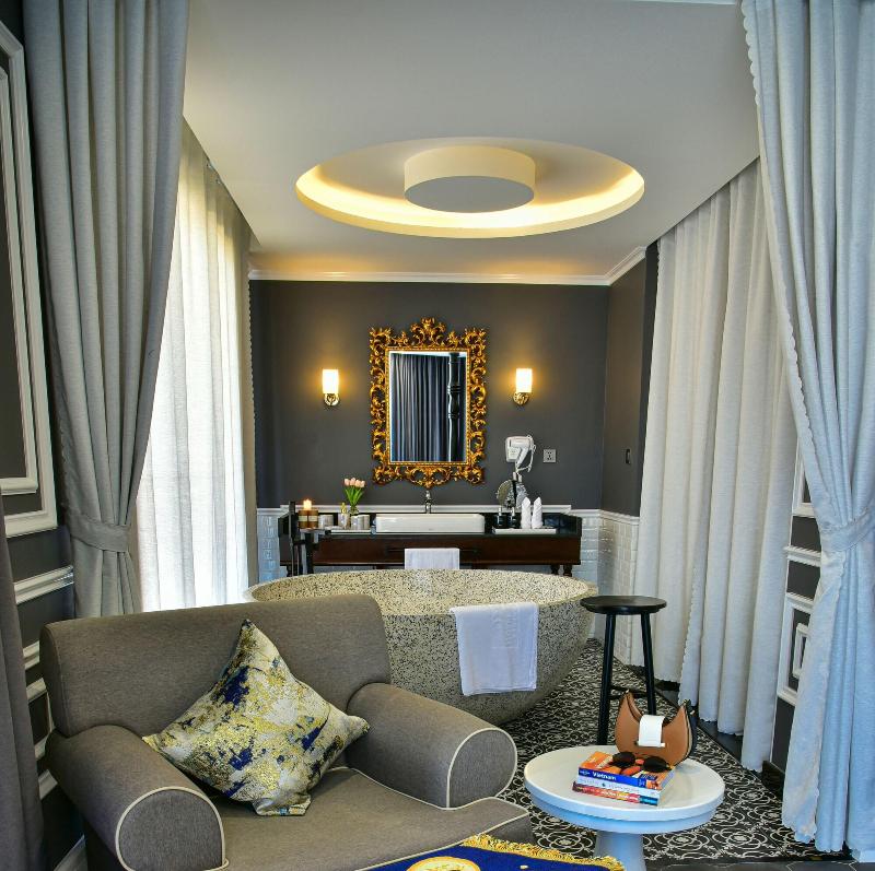 Hotel Del Luna By Luk Global image