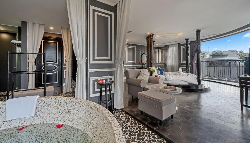 Hotel Del Luna By Luk Global image