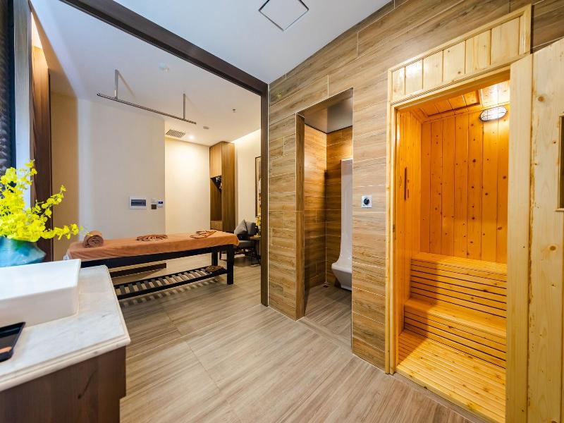 Muong Thanh Luxury Ha Long Centre Hotel image