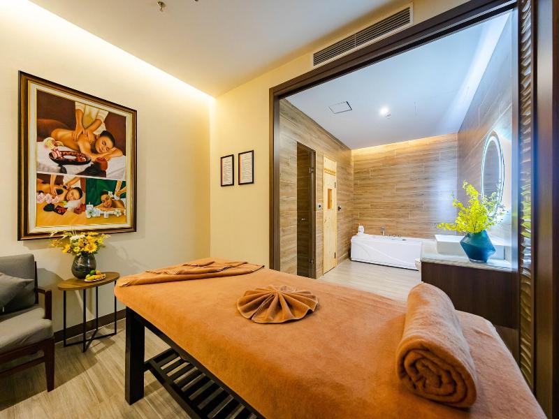 Muong Thanh Luxury Ha Long Centre Hotel image