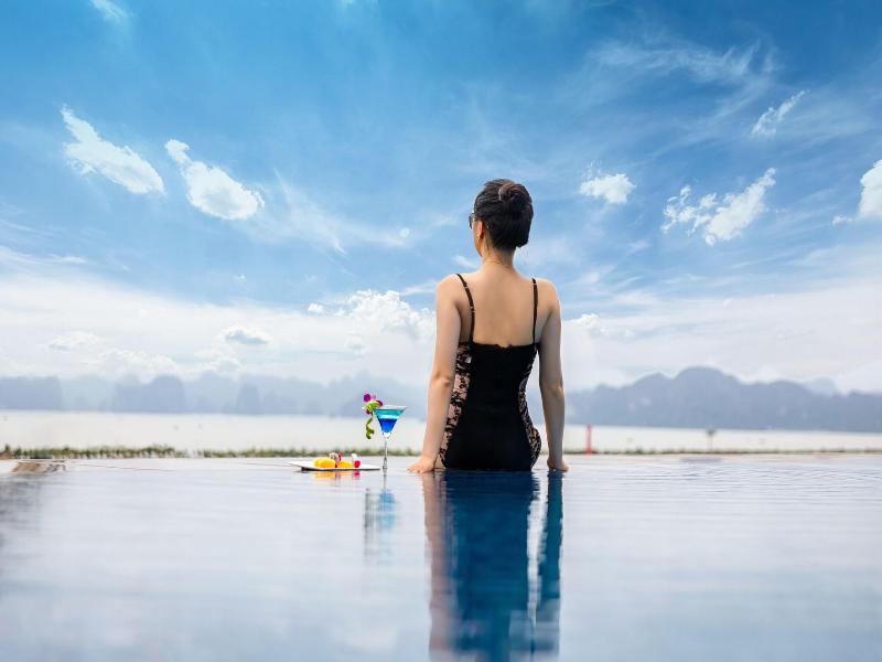 Muong Thanh Luxury Ha Long Centre Hotel image