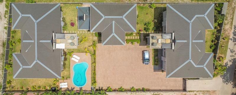 Palm Holiday Apartments image